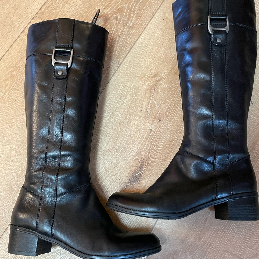 Bandolino Black Leather boots